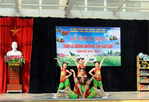 Trường Tiểu học Đô Thị Việt Hưng tổ chức lễ phát động hưởng ứng  Tuần lễ học tập suốt đời 